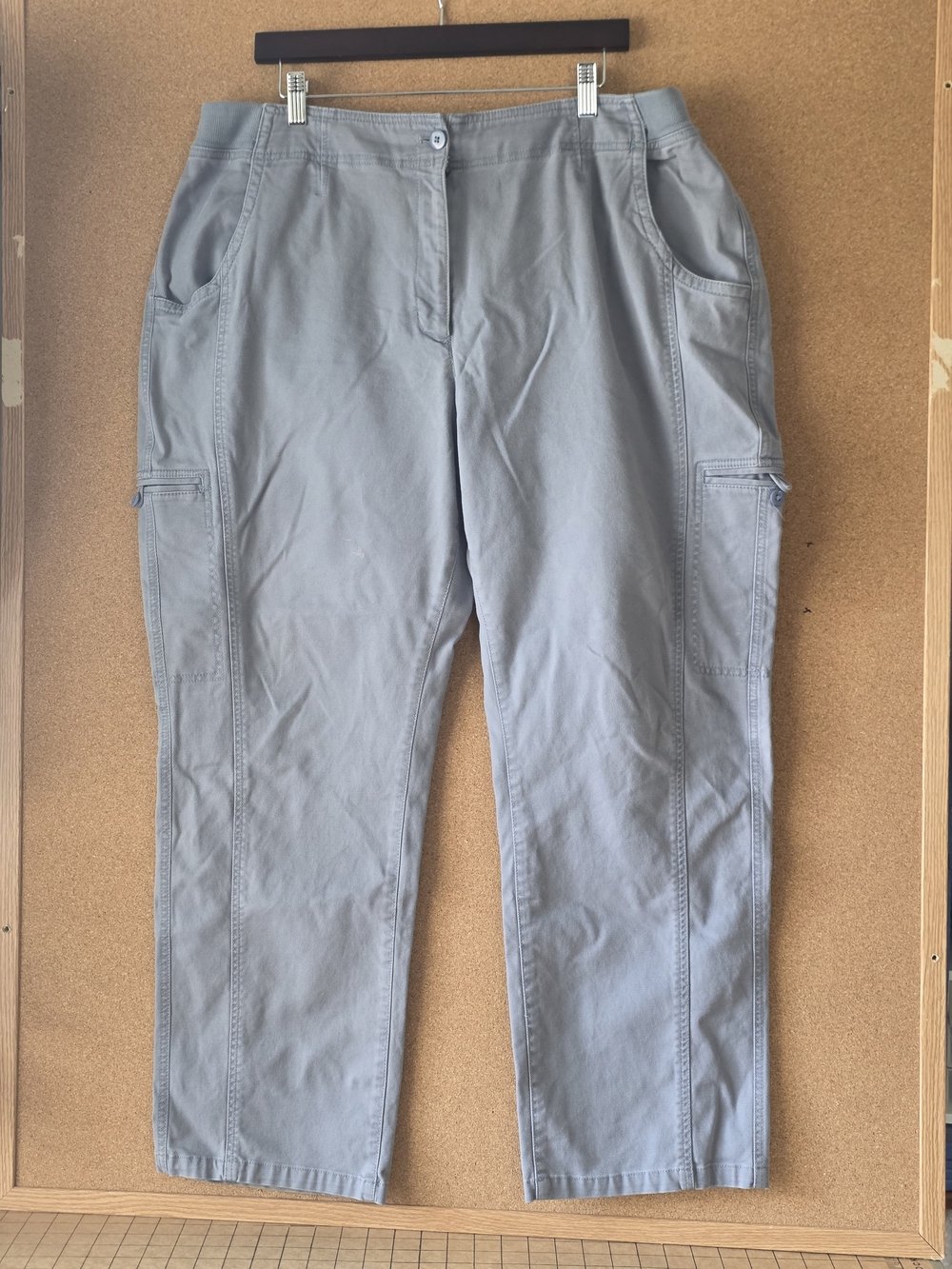 L.L.Bean Classic Fit Gray Sz 20 Regular Straight Leg Cargo Pants Comfort Waist